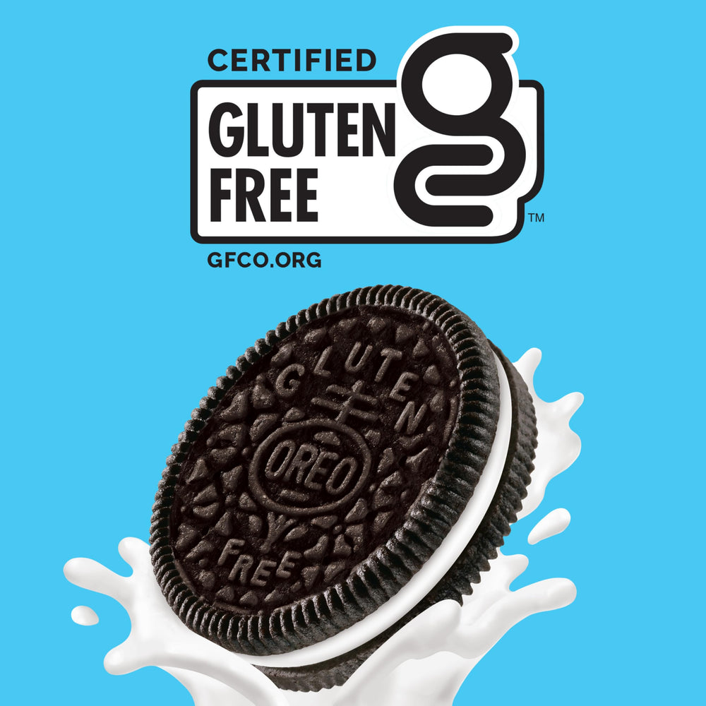 Varias galletas OREO sin gluten en un plato listas para un snack rápido
