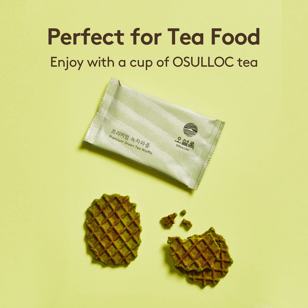 Osulloc waffle en mano para comparar tamaño y porción práctica
