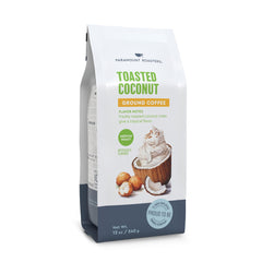 Paramount Roasters taza de café caliente resaltando sabor a coco