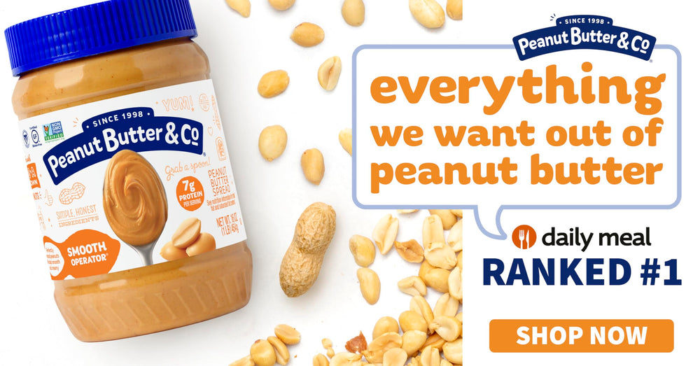 Peanut Butter & Co. frasco en mano mostrando escala y porción práctica
