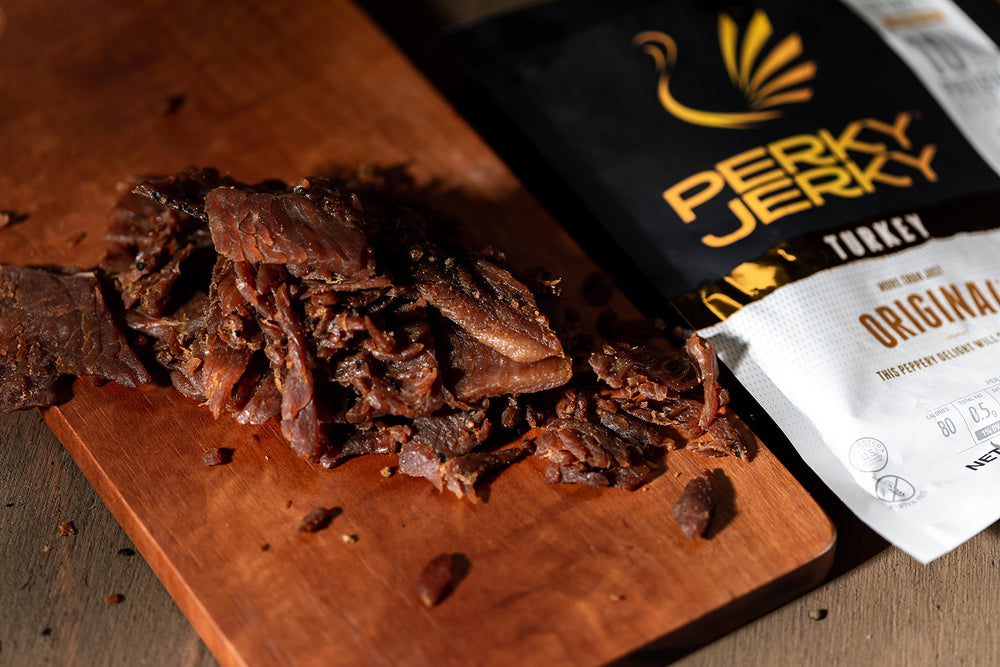 Perky Jerky imagen que muestra el tamaño de la bolsa de 14 oz