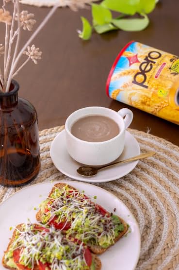 Pero taza fría con hielo, alternativa refrescante y sin estimulantes