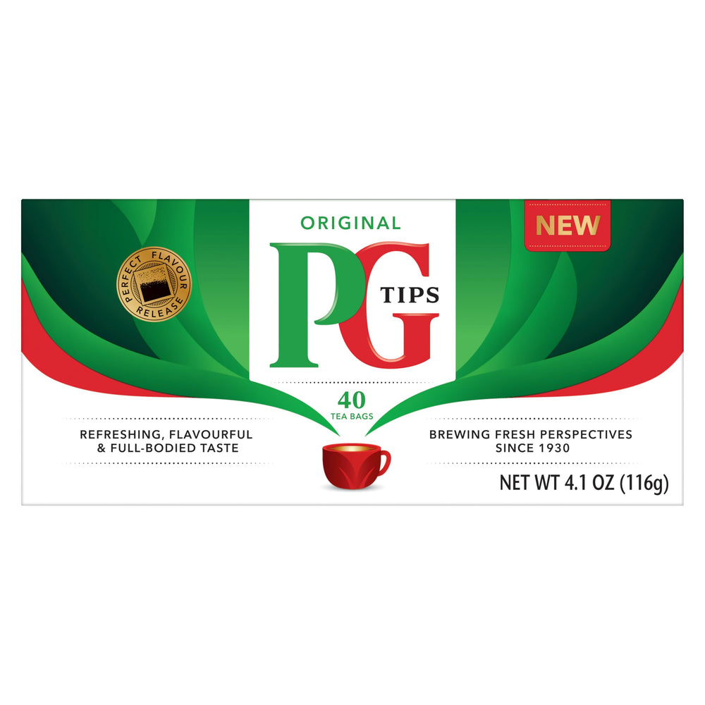 PG Tips hojas de té en mano destacando frescura y origen elevado