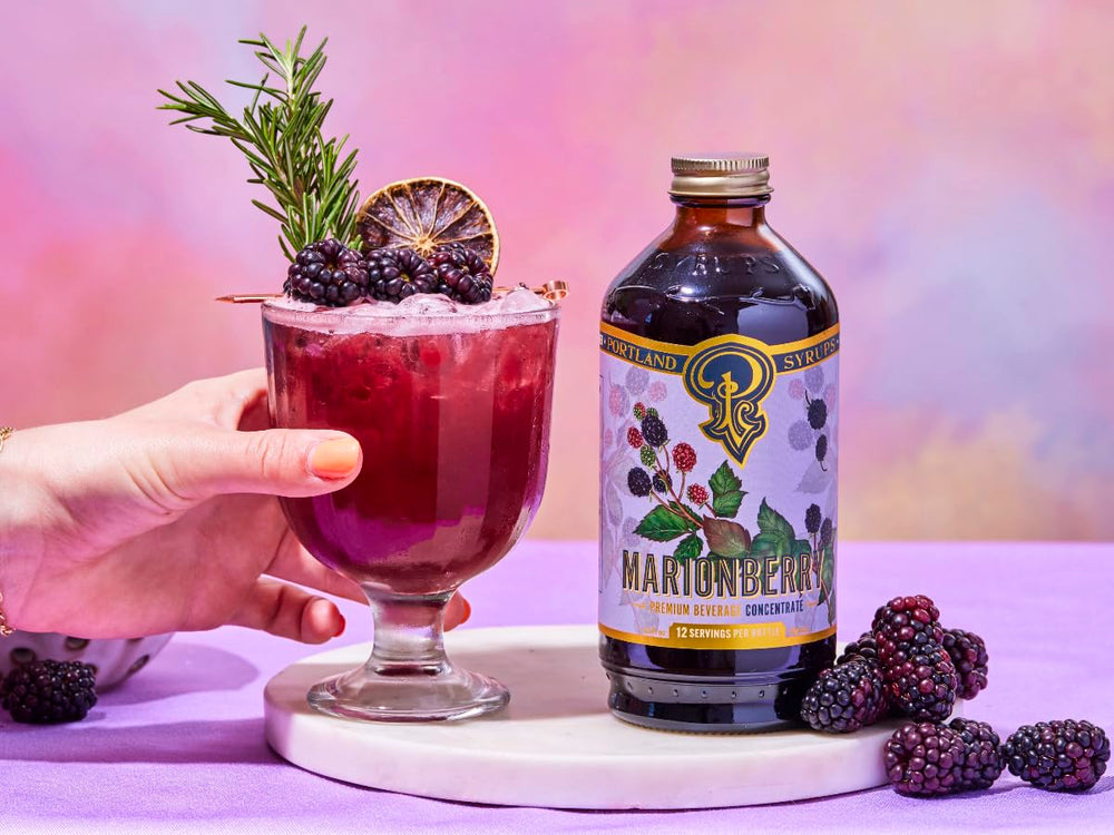 Portland Syrups botella junto a una regla para escala de 12 oz, fácil porcionar