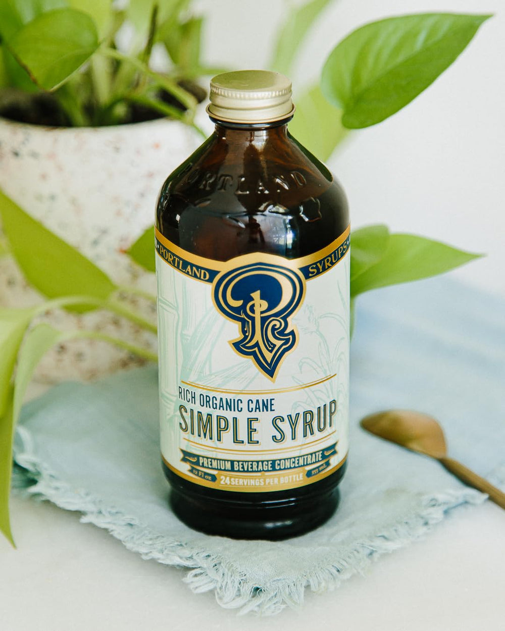Portland Syrups jarabe añadido a un latte para sabor equilibrado