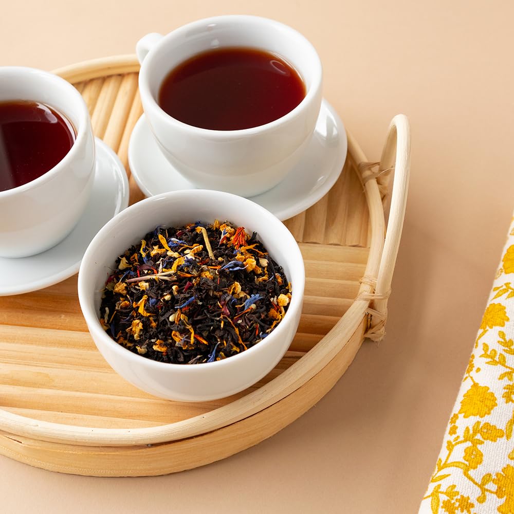 Organic Positively Tea escena de desayuno con taza, inspira ritual matutino