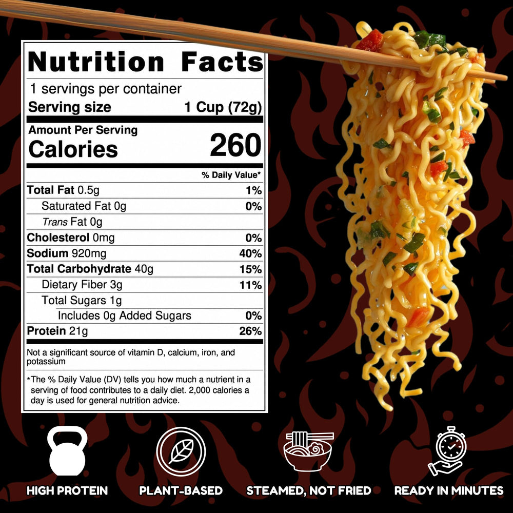 Power Noods porción junto a una mano para comparar escala y tamaño del producto