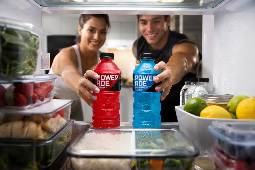 POWERADE surtido de sabores sobre mesa listo para servir en evento