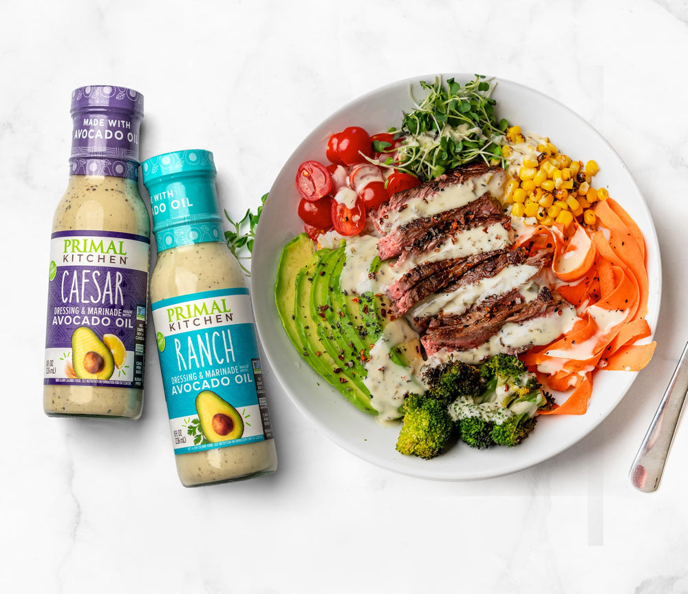 Primal Kitchen textura César cerca, emulsión cremosa ideal para ensaladas