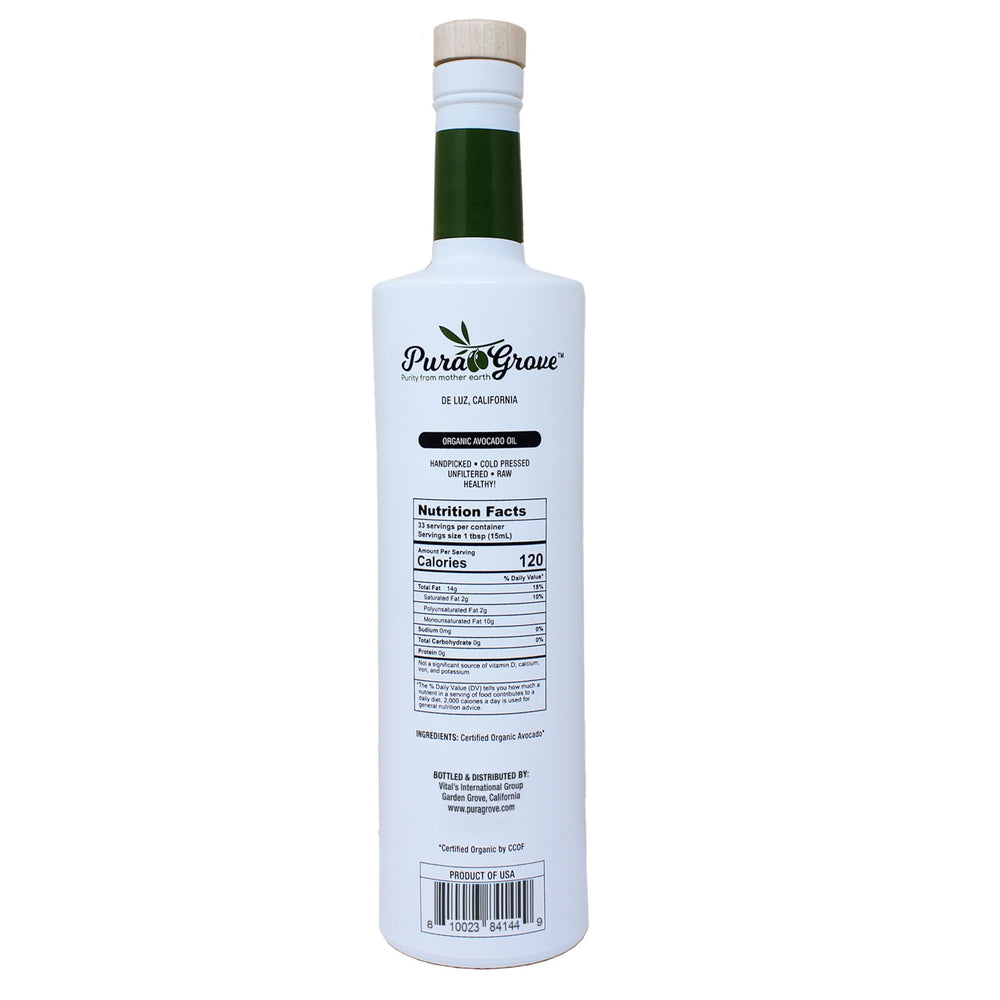 Pura Grove botella guardada en despensa oscura subrayando protección frente a la luz