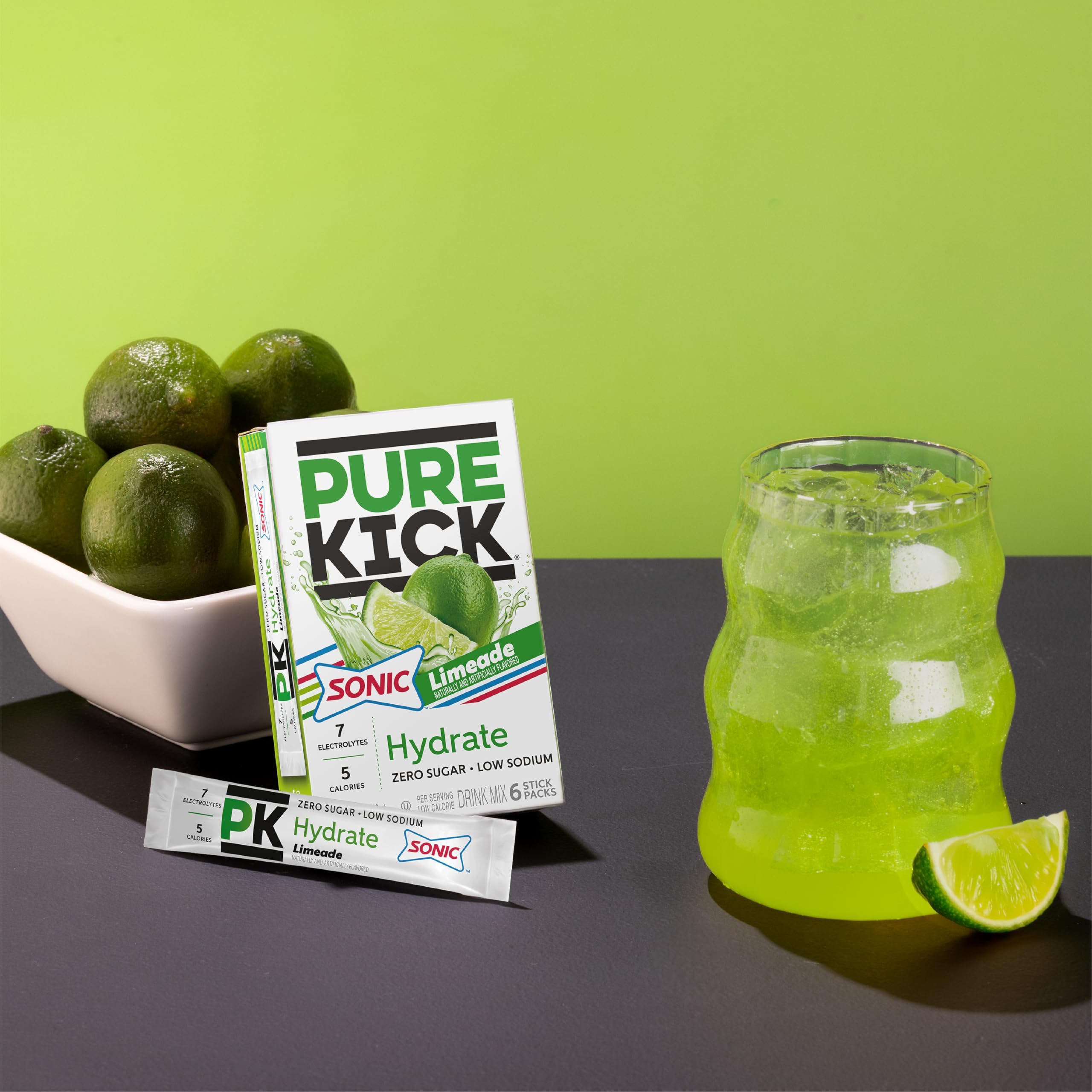 Pure Kick comparación de tamaño con botella para referencia práctica