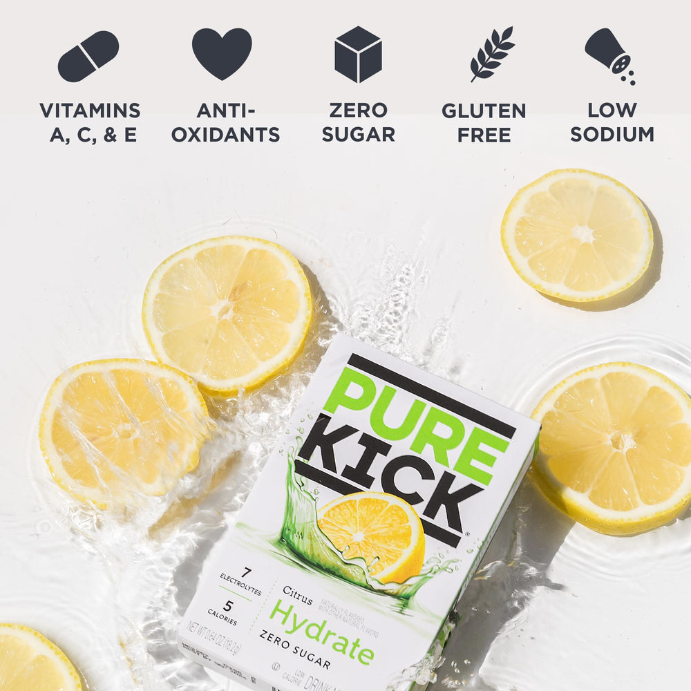 PURE KICK mezcla en botella siendo agitada, prepara bebida lista al instante