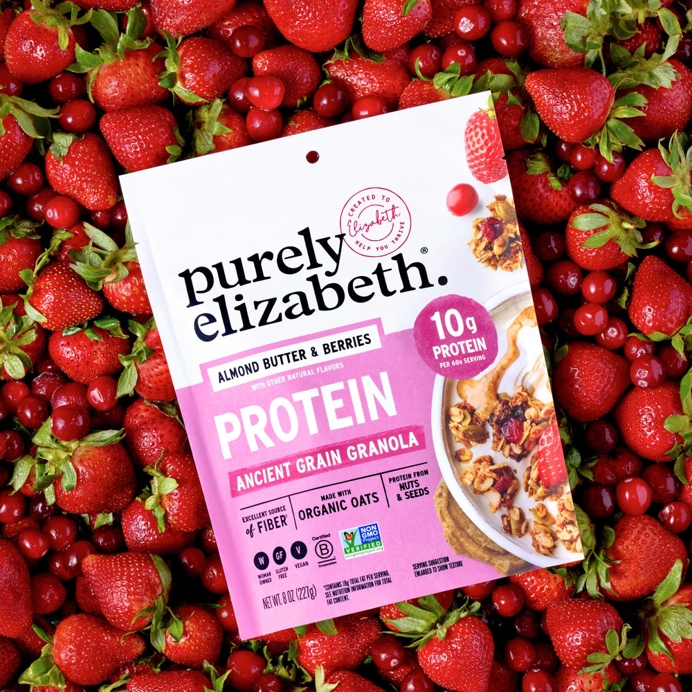 purely elizabeth bol con yogur y Dark Chocolate Blueberry para desayuno proteico
