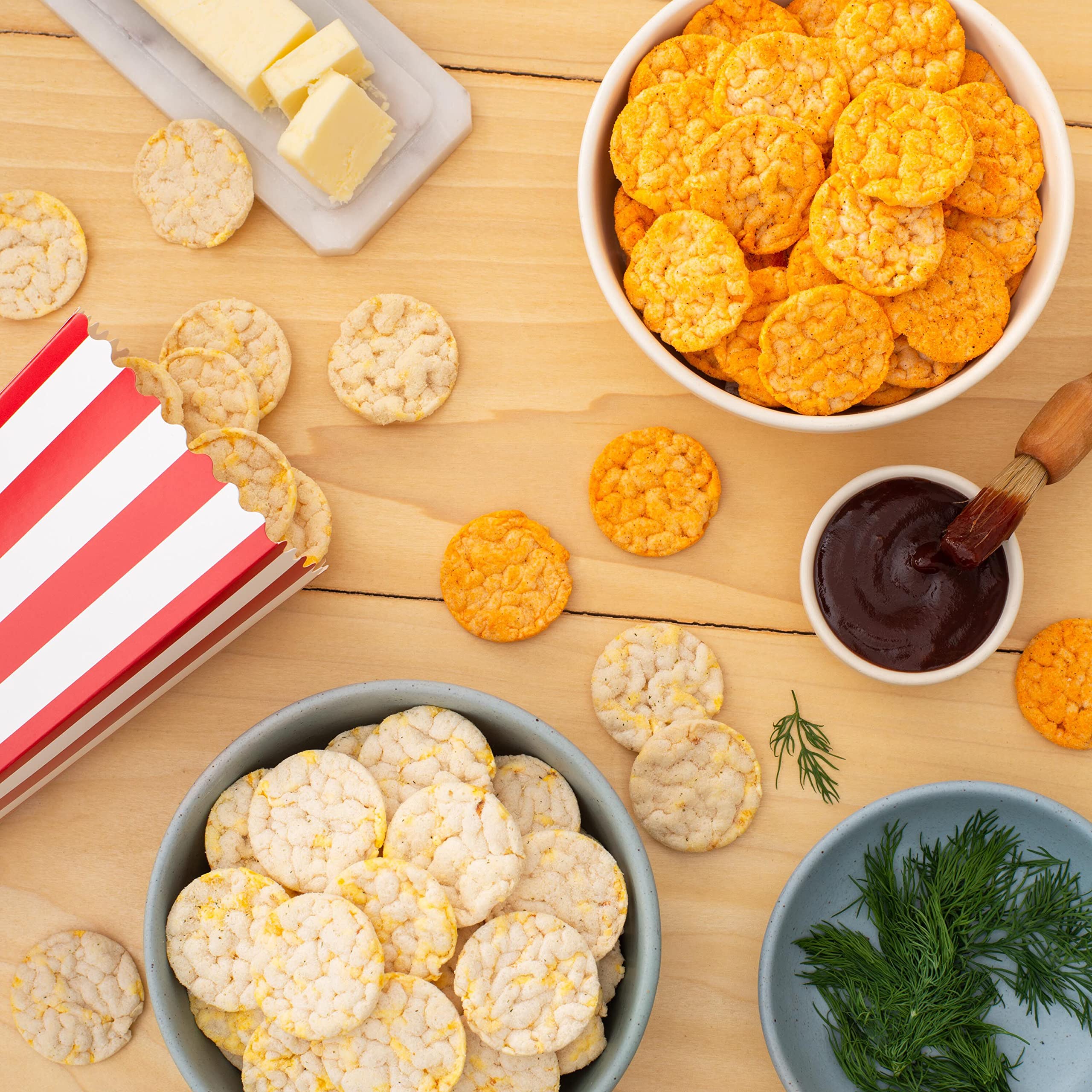 Quaker jalapeño cheddar servido en cuenco, sabor picante con queso