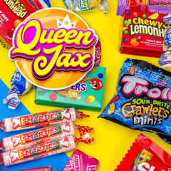 QUEEN JAX chicle de cerca, muestra elasticidad y atractivo infantil