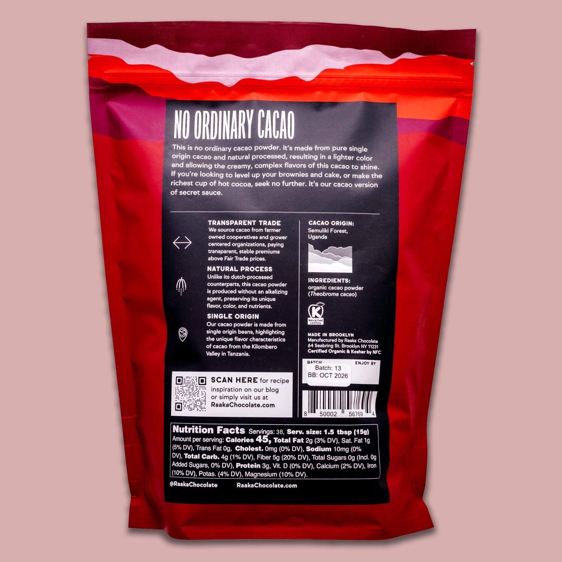 Raaka bolsa resellada en mano destacando conservación del aroma