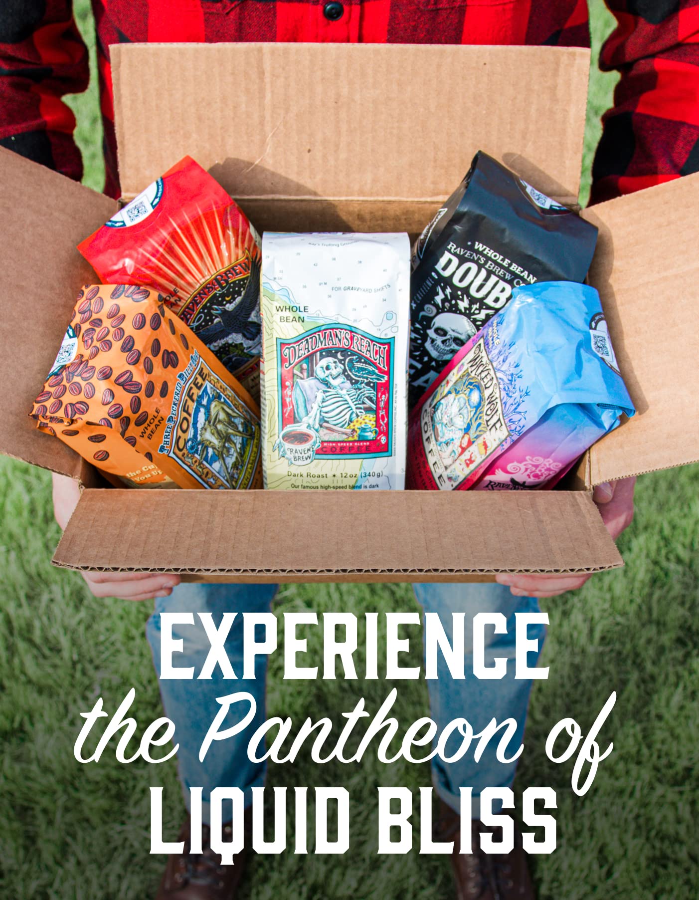 Raven's Brew bolsa de 12 oz junto a objetos para escala clara