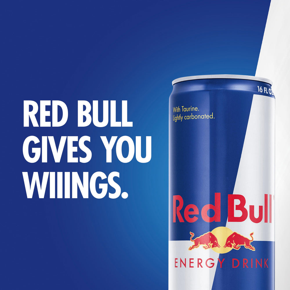 Lata de Red Bull junto a una regla para comparar tamaño real