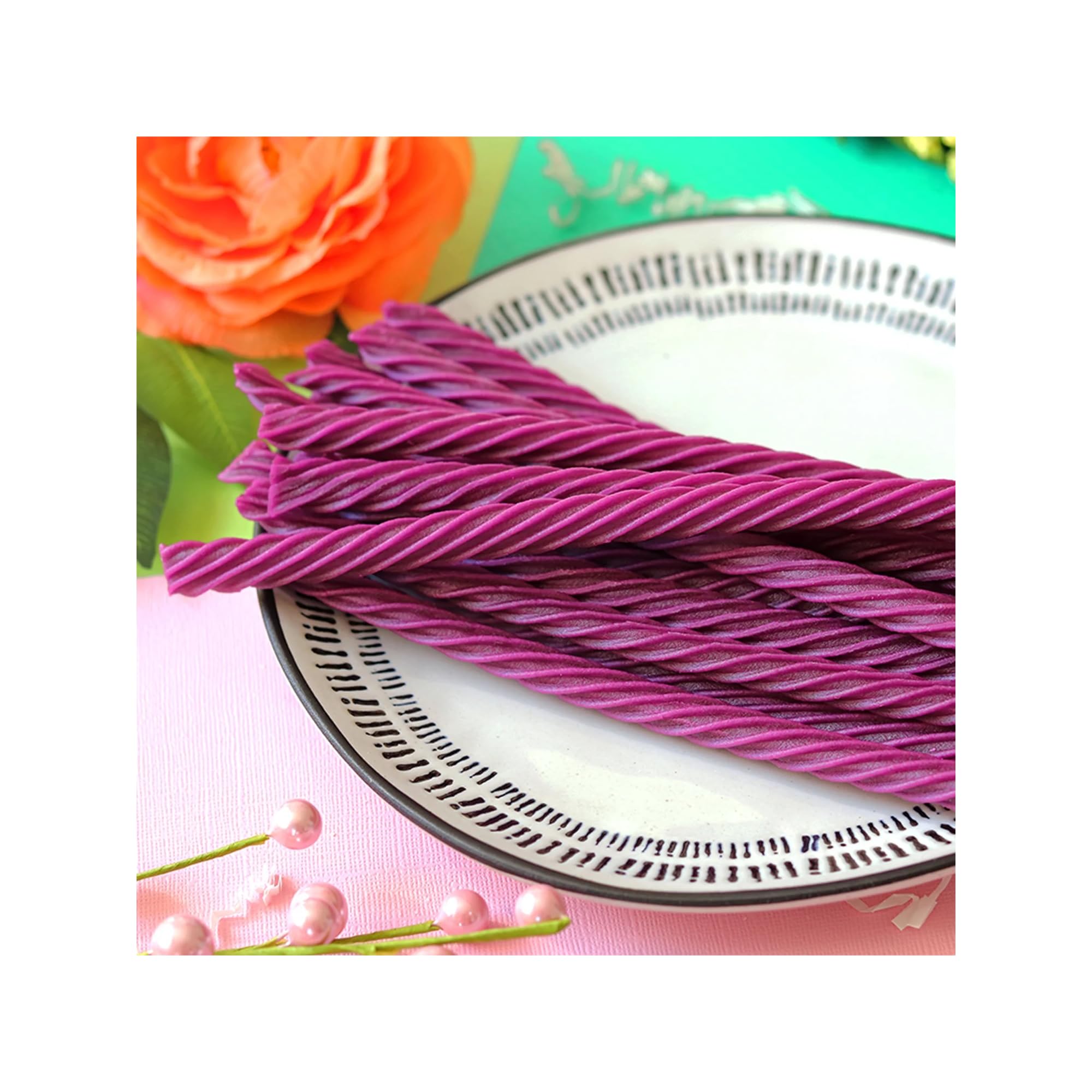 Red Vines manos sosteniendo trenzas, conveniente para llevar