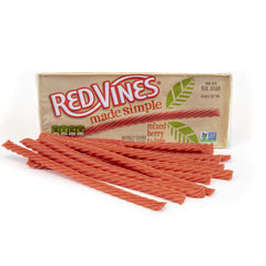 Red Vines tiras en mano demostrando tamaño práctico y facilidad
