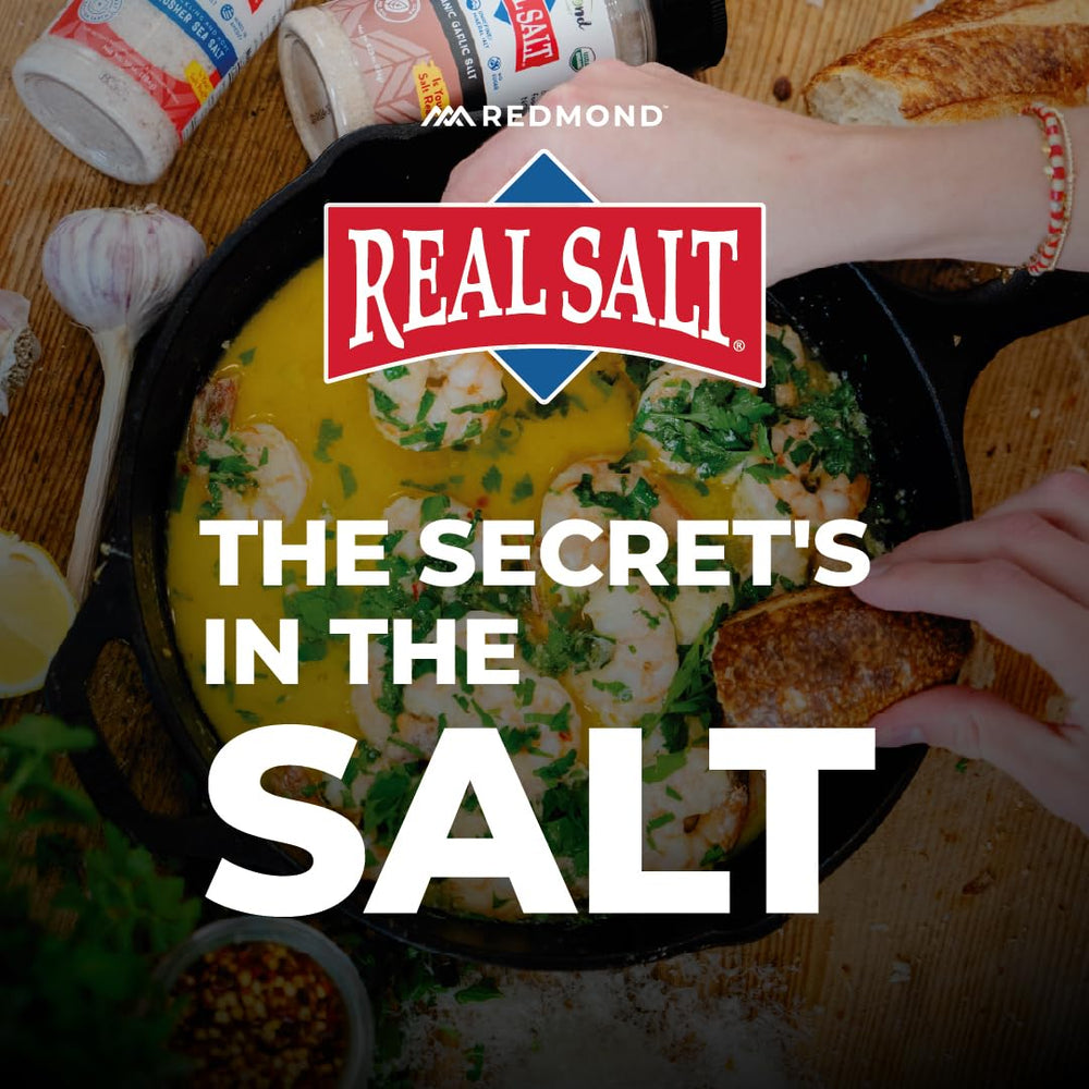 Redmond Real Salt salpicando sobre asado para resaltar sabor y textura