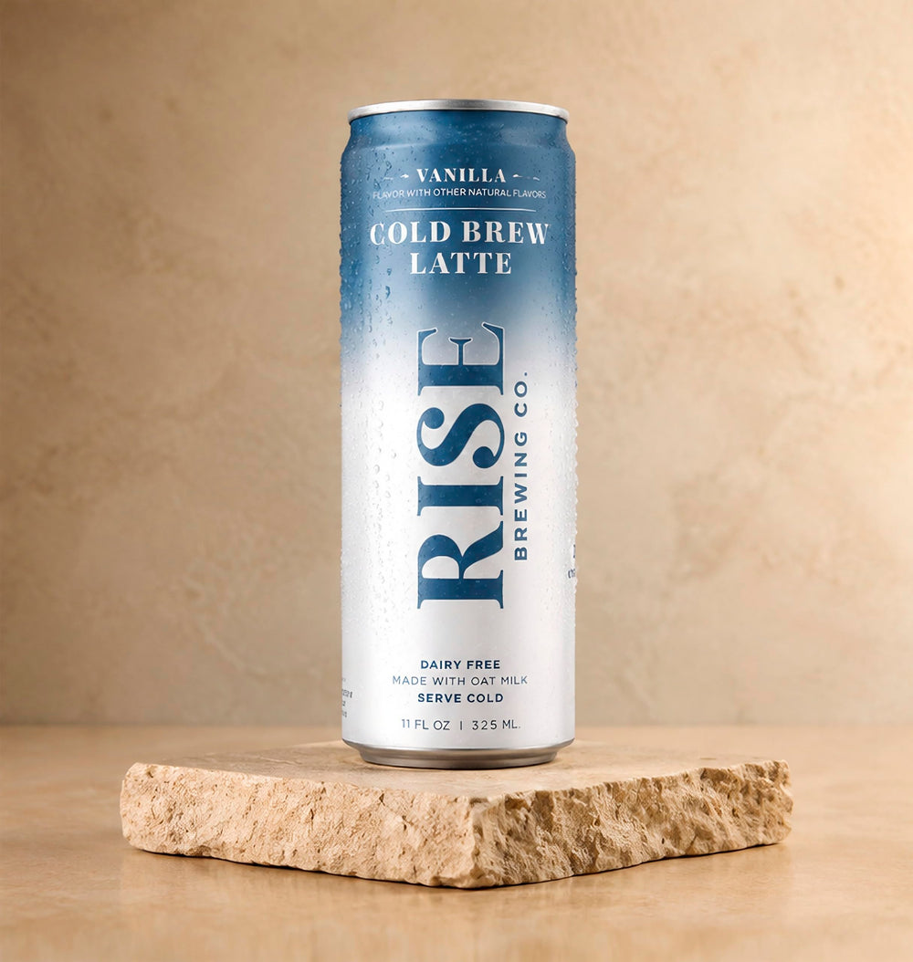 RISE Brewing Co. detalle de textura cremosa de leche de avena que realza sabor