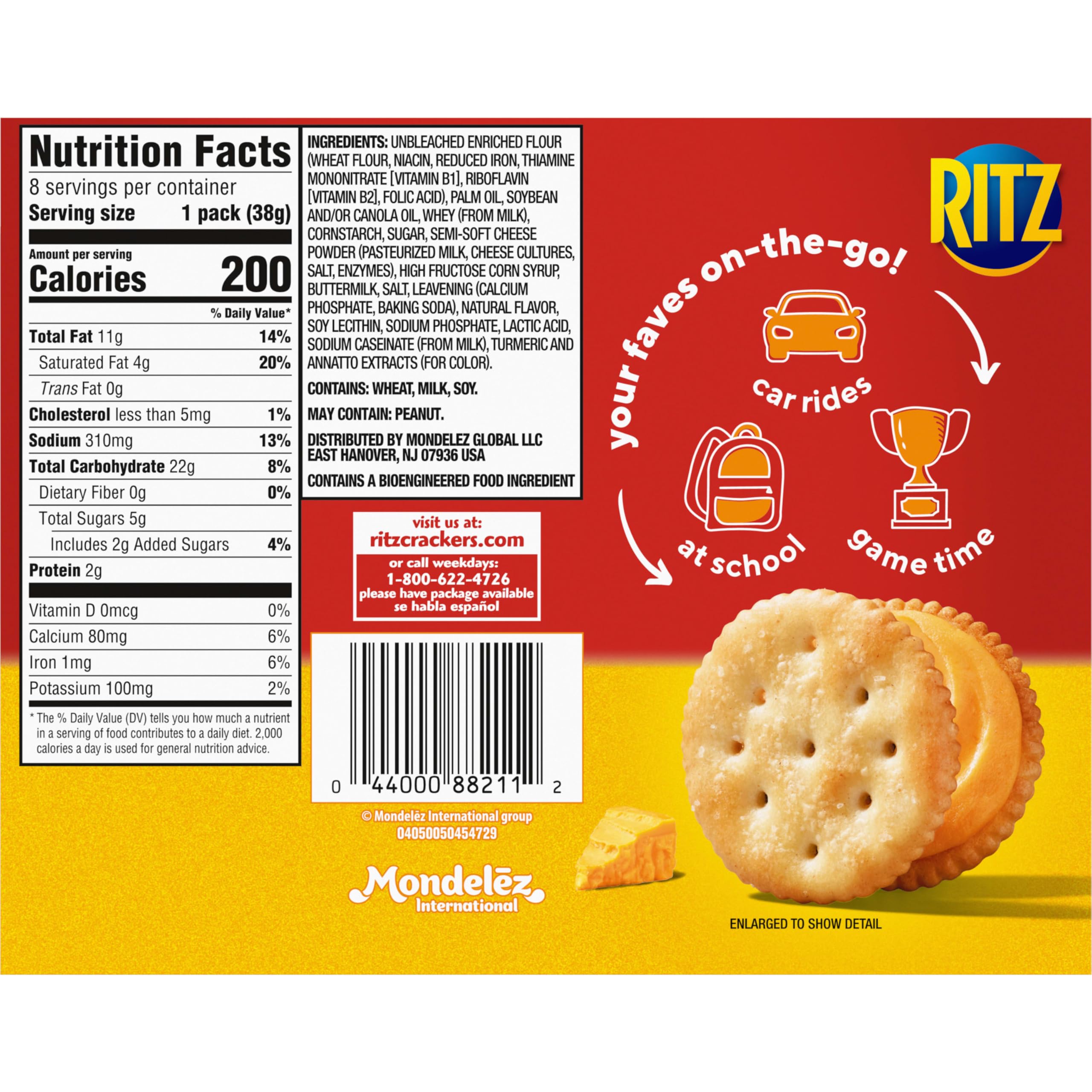 RITZ primer plano del relleno de queso cremoso y apetecible