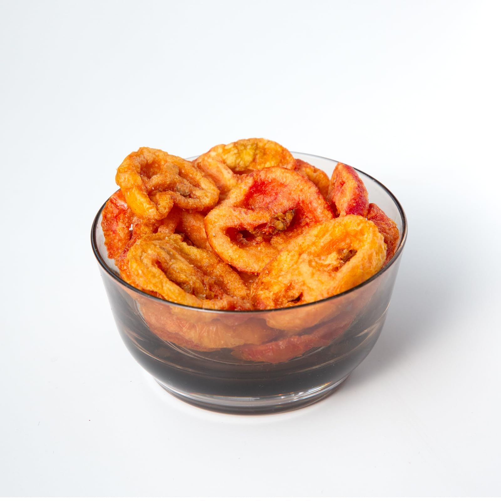 Root bol con chips de tomate listo para picar y compartir