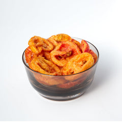 Root bol con chips de tomate listo para picar y compartir