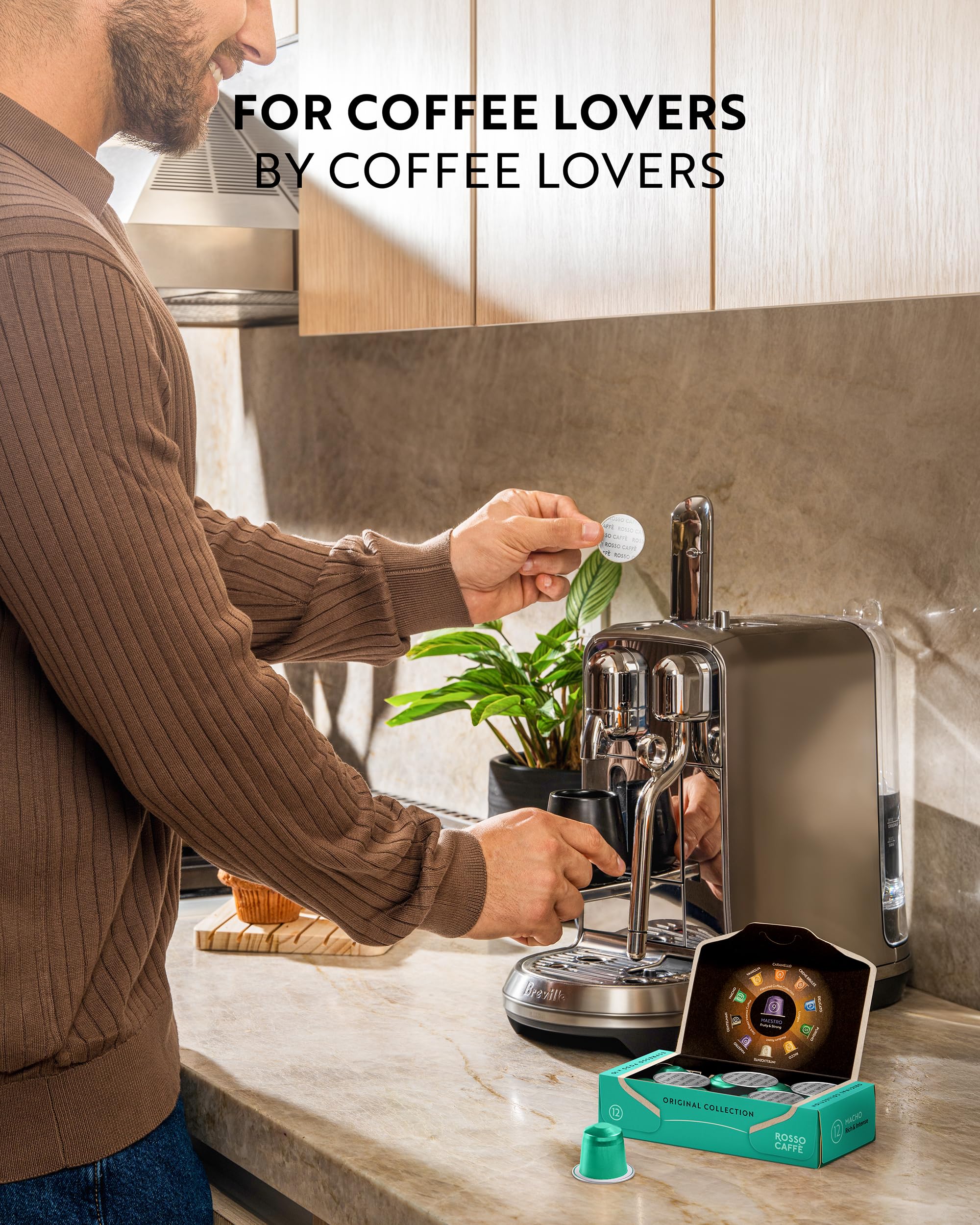 ROSSO CAFFÈ escena de cocina con cápsulas y taza listo para servir