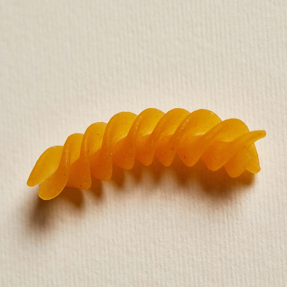 Rummo fusilli porciones en mano mostrando tamaño y porción