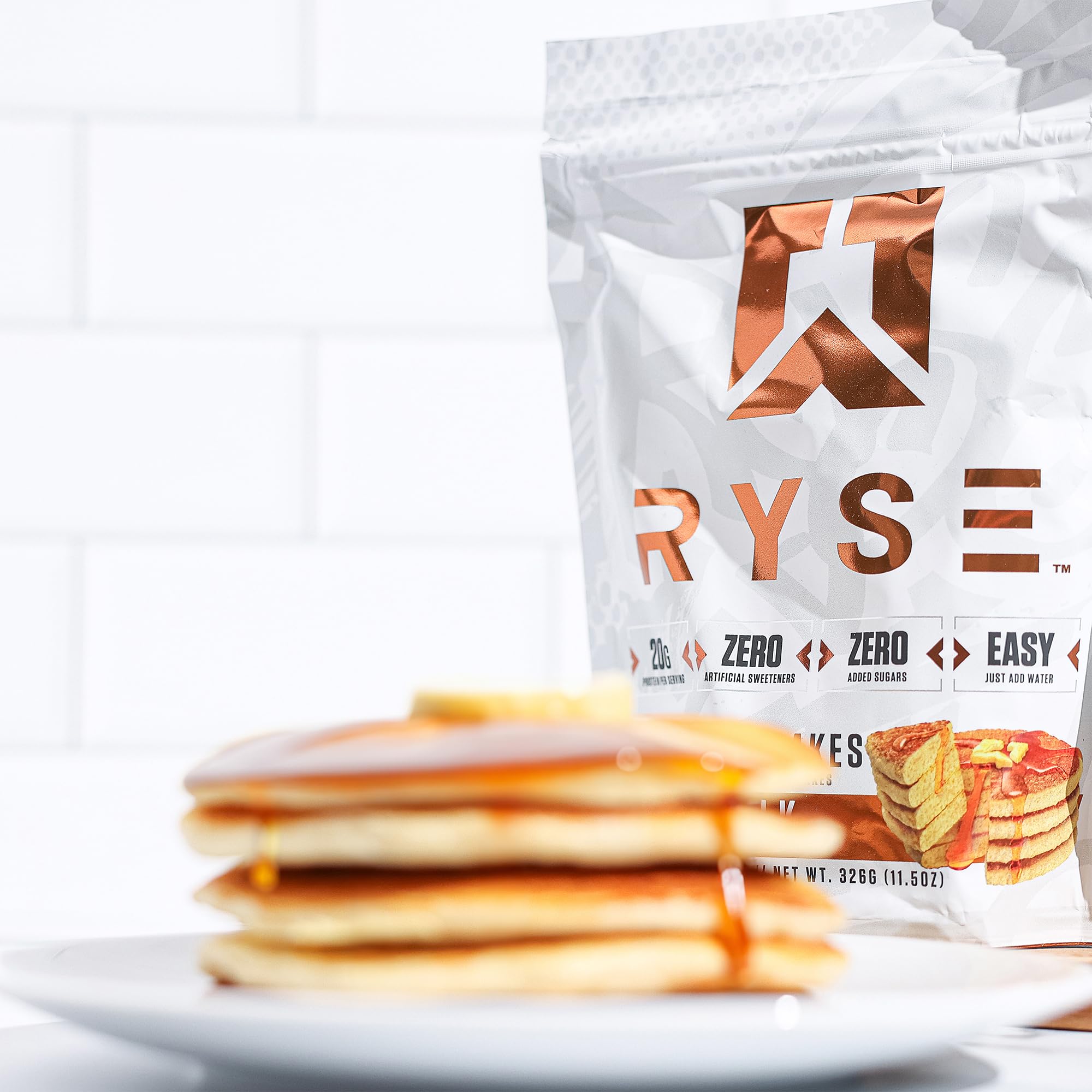 RYSE Up Supplements etiqueta nutricional destacando 21 g de proteína por ración
