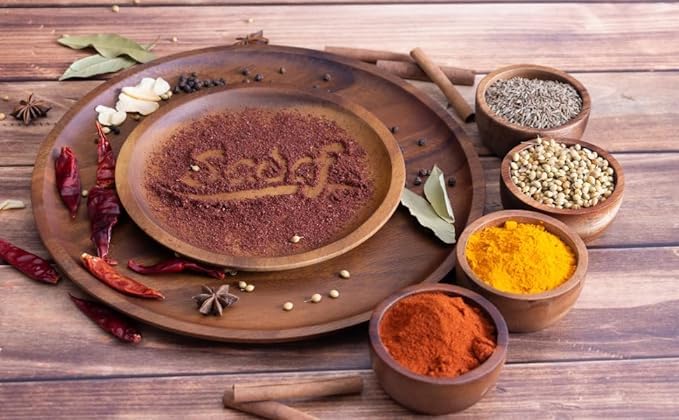 Sadaf menta espolvoreada sobre plato de cordero mostrando uso culinario