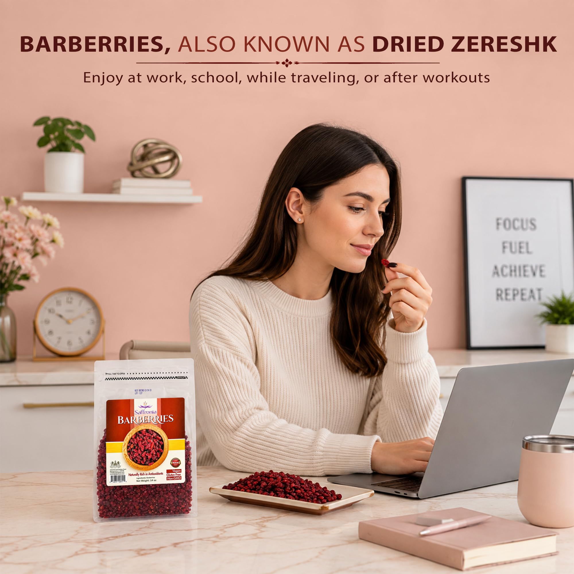 Saffronia bayas en bol listas para picar, snack nutritivo práctico