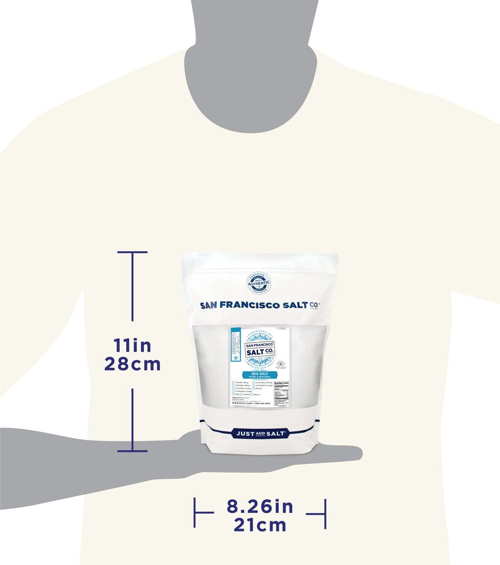 San Francisco Salt Company bolsa 5 lb junto a objetos para comparar el tamaño