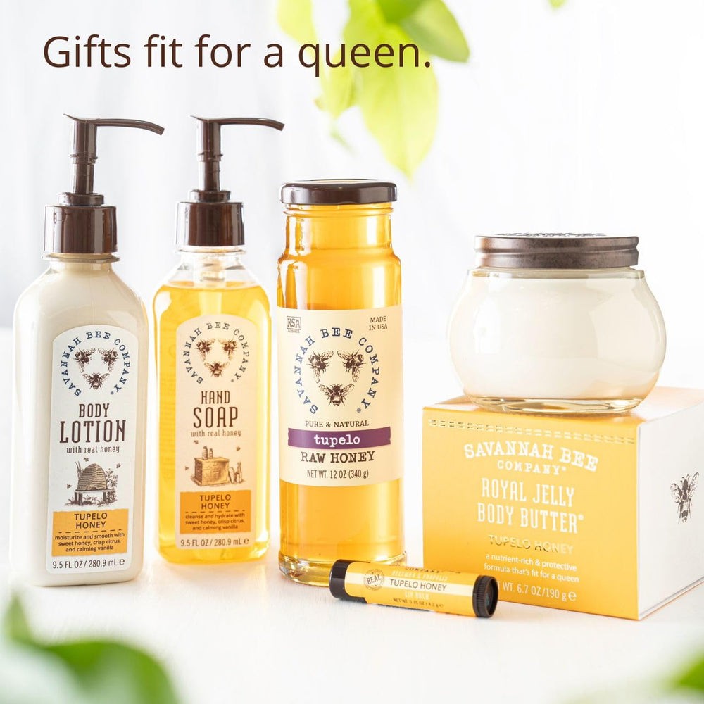 Savannah Bee Company escena de recolección junto a árboles White Tupelo