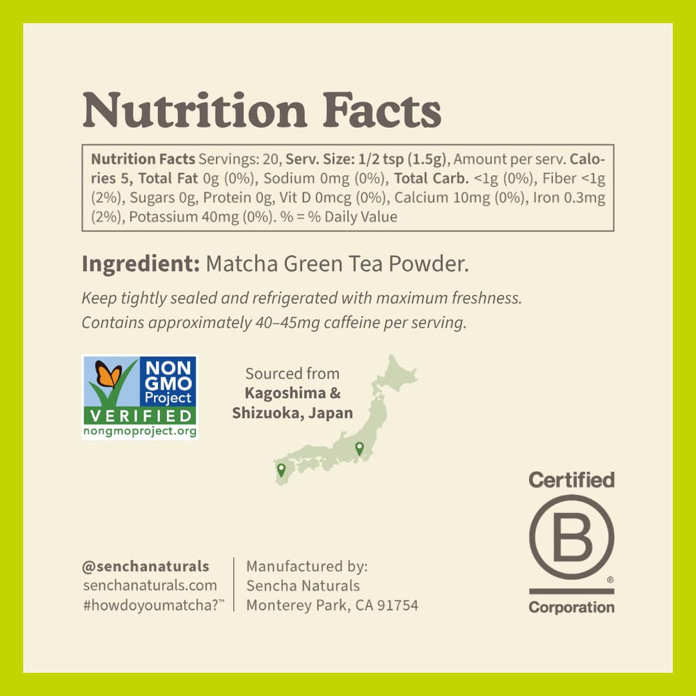 Sencha Naturals polvo ultrafino en primer plano con textura sedosa