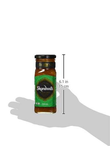 Sharwood's frasco junto a cuchara para comparar tamaño y porción práctica