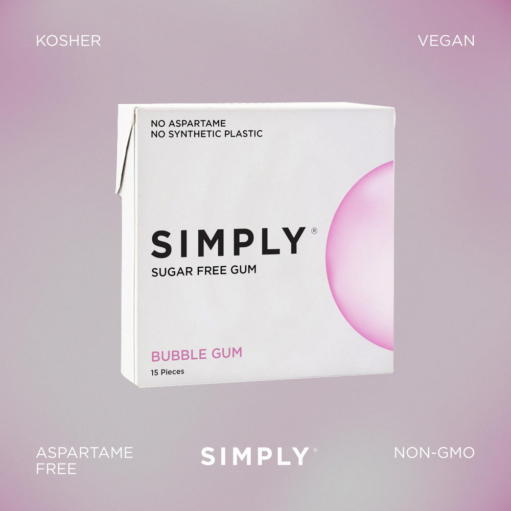 Simply Gum pastilla en mano para comparar tamaño y conveniencia