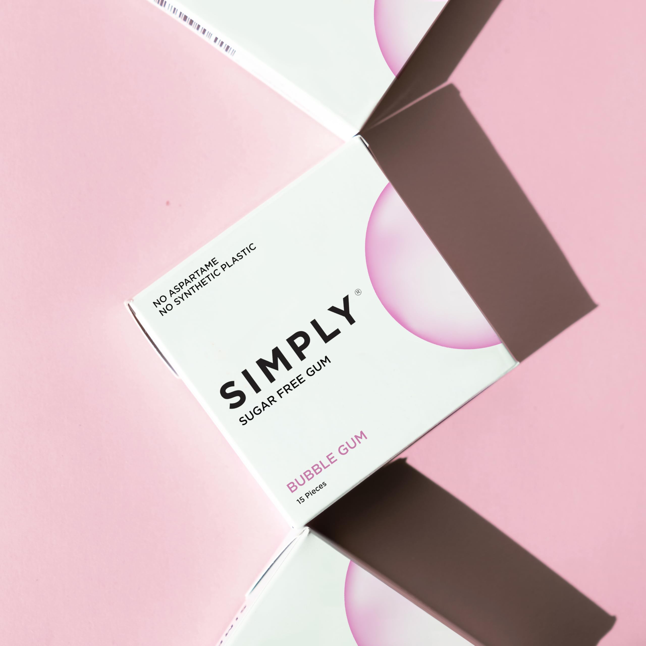 Simply Gum envase abierto con chicles dentro para transporte y frescura