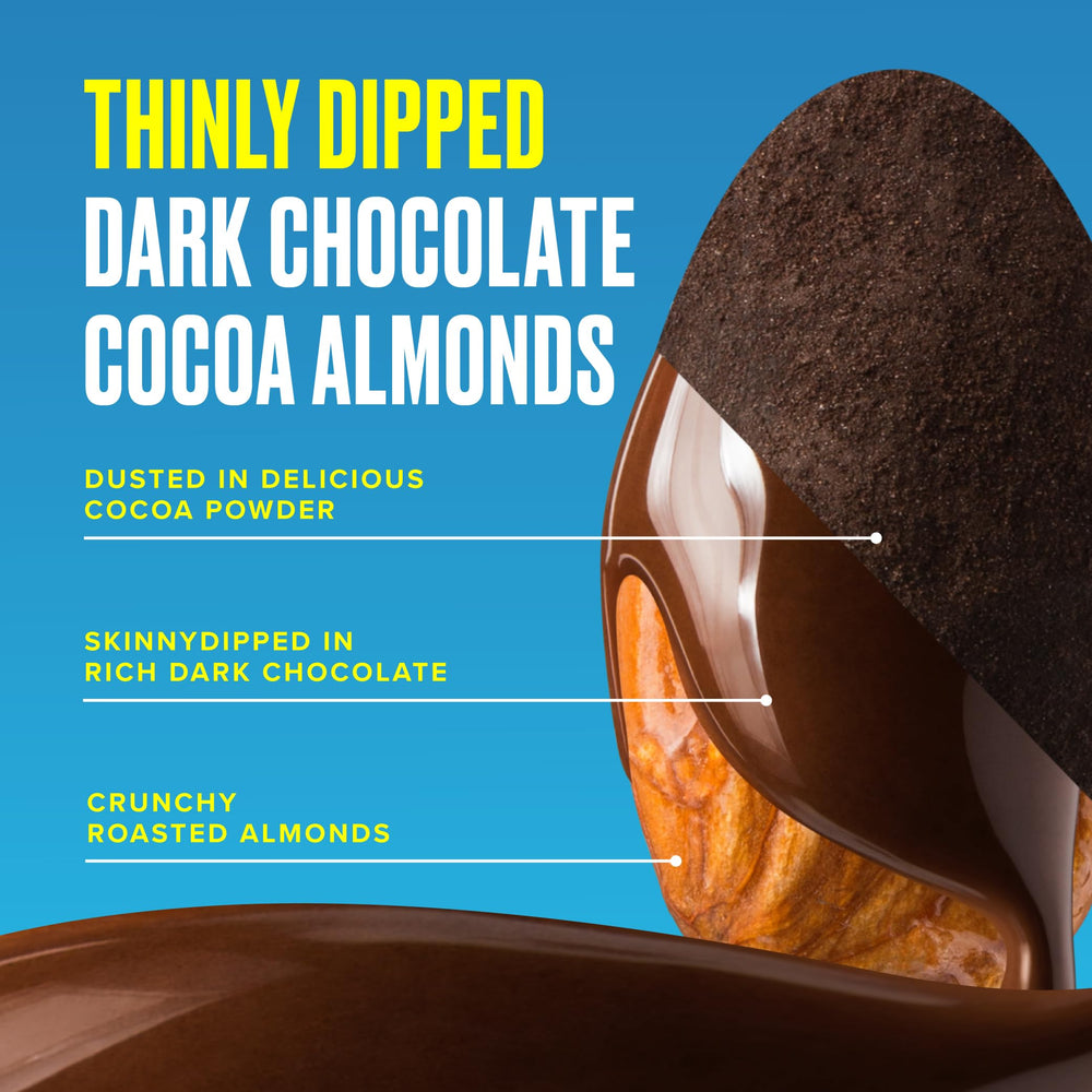 SkinnyDipped detalle de una almendra tostada cubierta que destaca crujiente y proteína