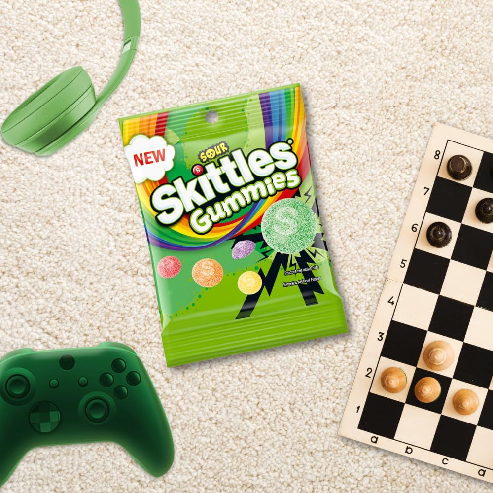 SKITTLES comparación de tamaño con mano, porciones individuales