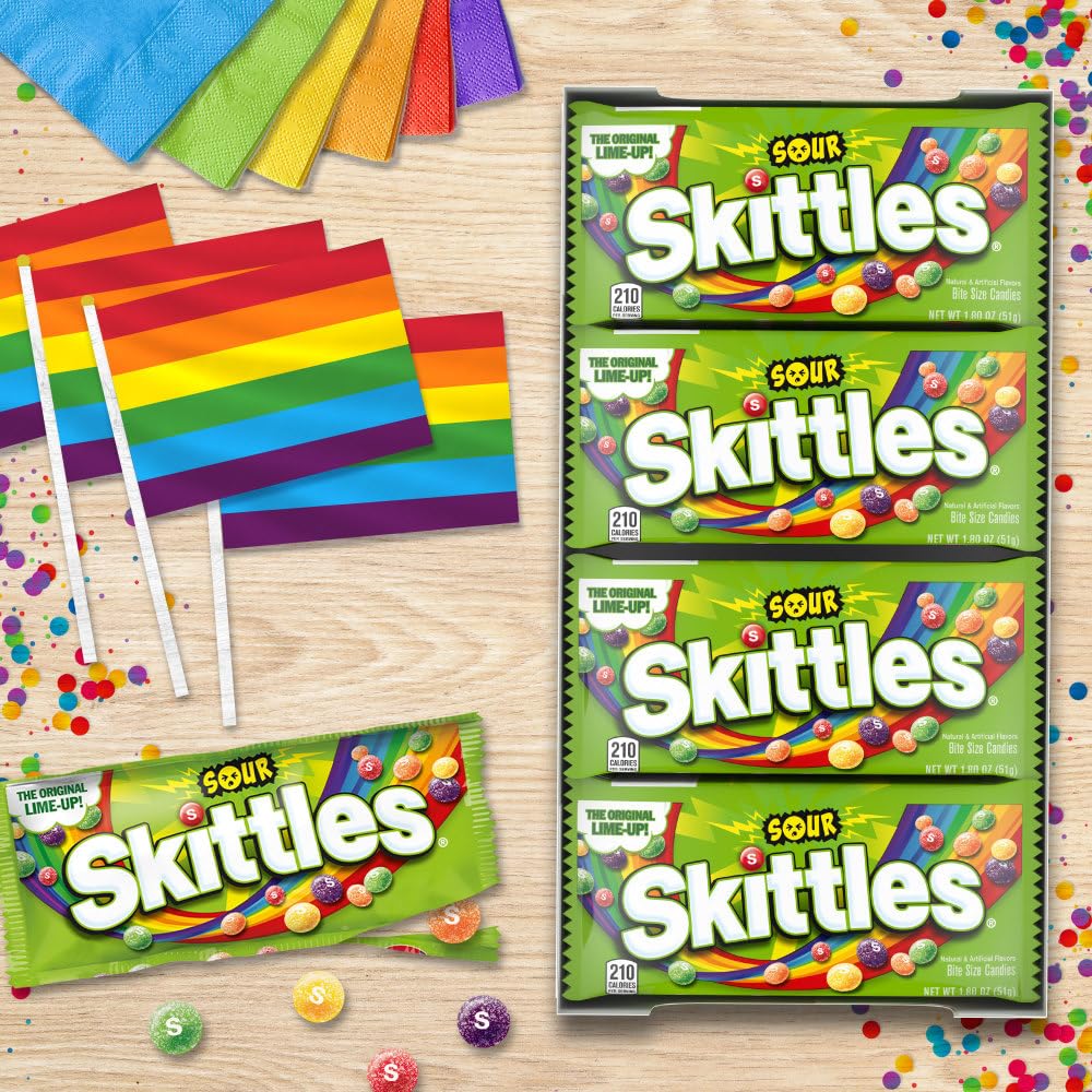 Skittles bol en una mesa de fiesta ofreciendo un snack llamativo