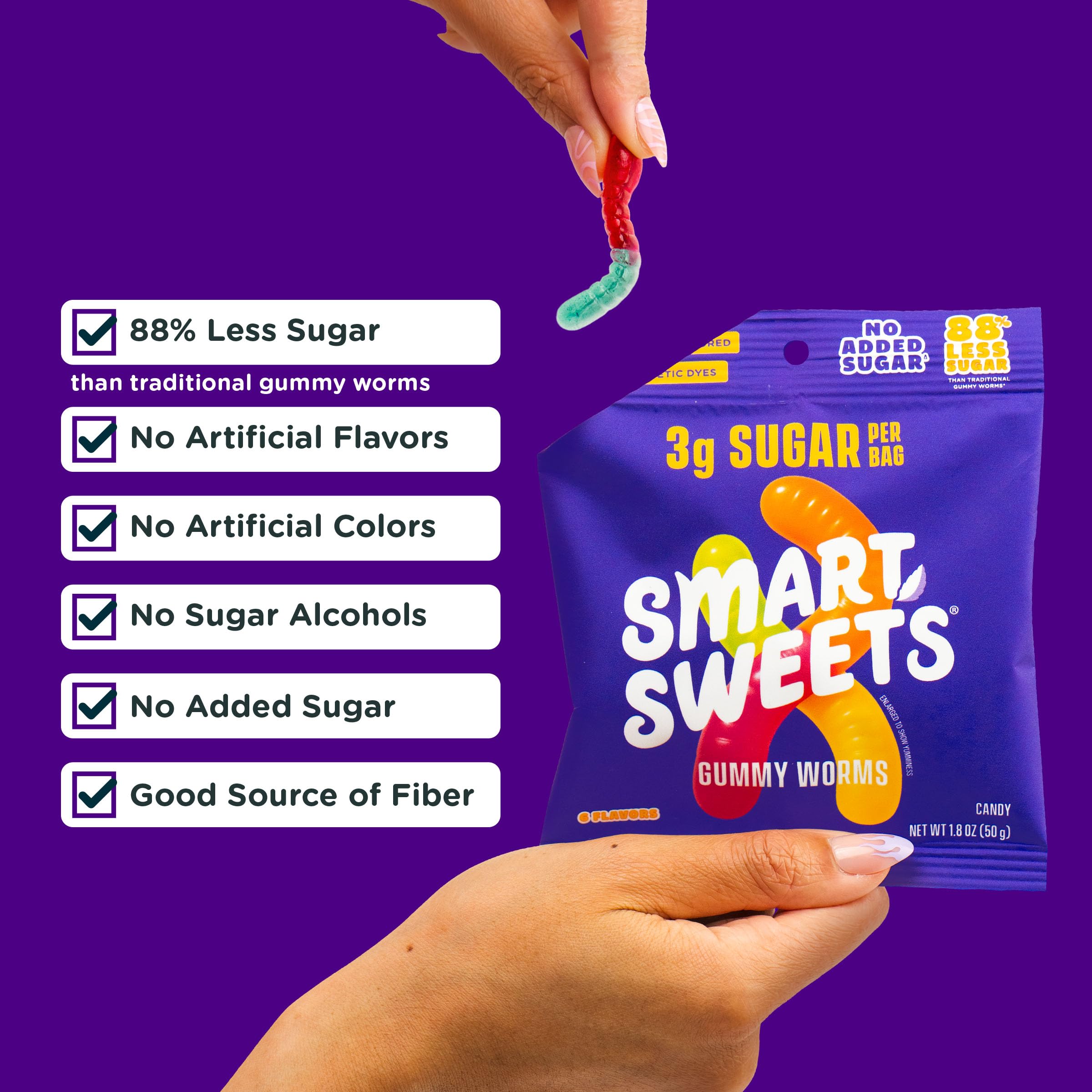 SmartSweets bolsa en mano para demostrar porción y conveniencia