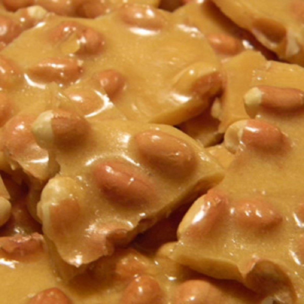 Ambientación festiva con Peanut Brittle Smarty Stop en mesa para celebraciones y reuniones