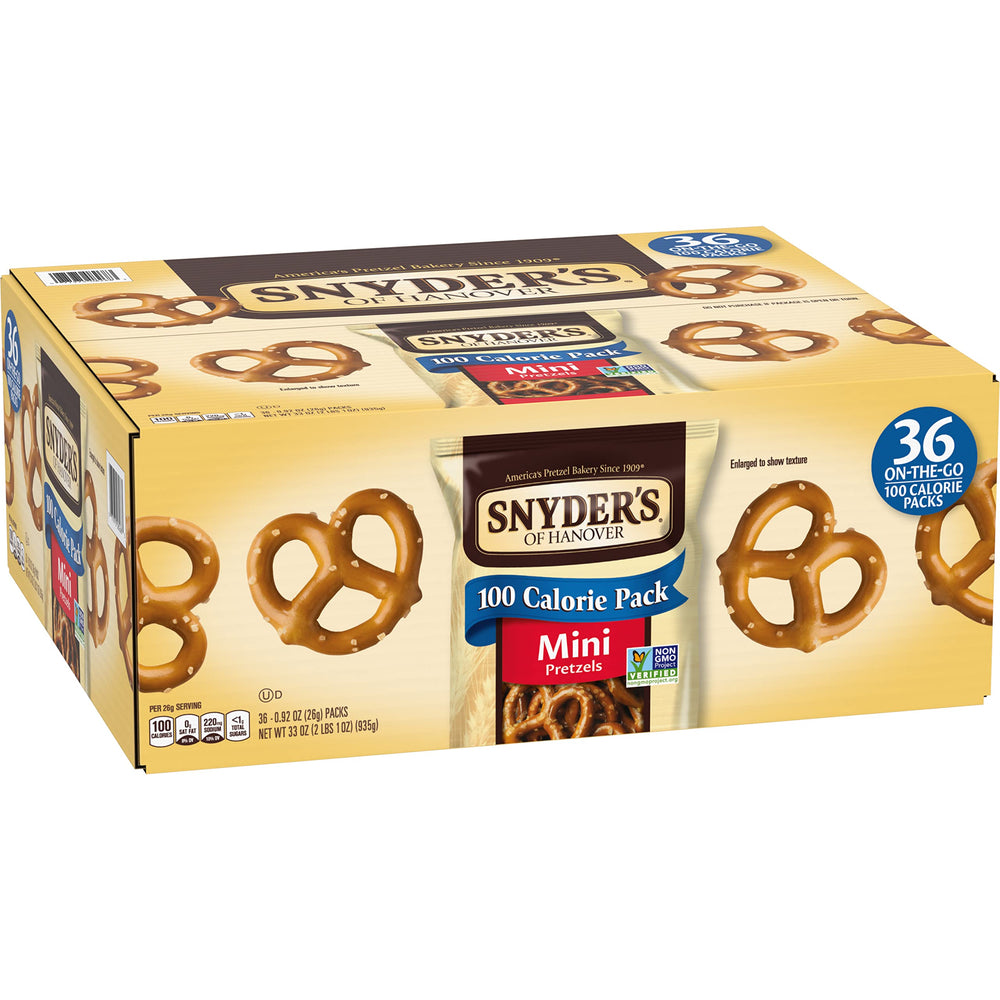 Snyder's of Hanover escena en oficina con snacks listos para reuniones y breaks