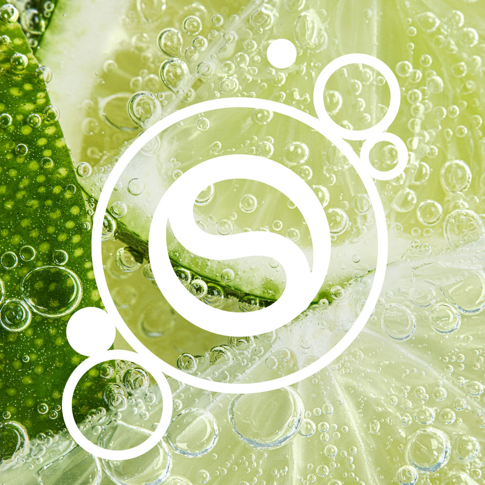 sodastream envase en mano para comparar tamaño y manejo cómodo