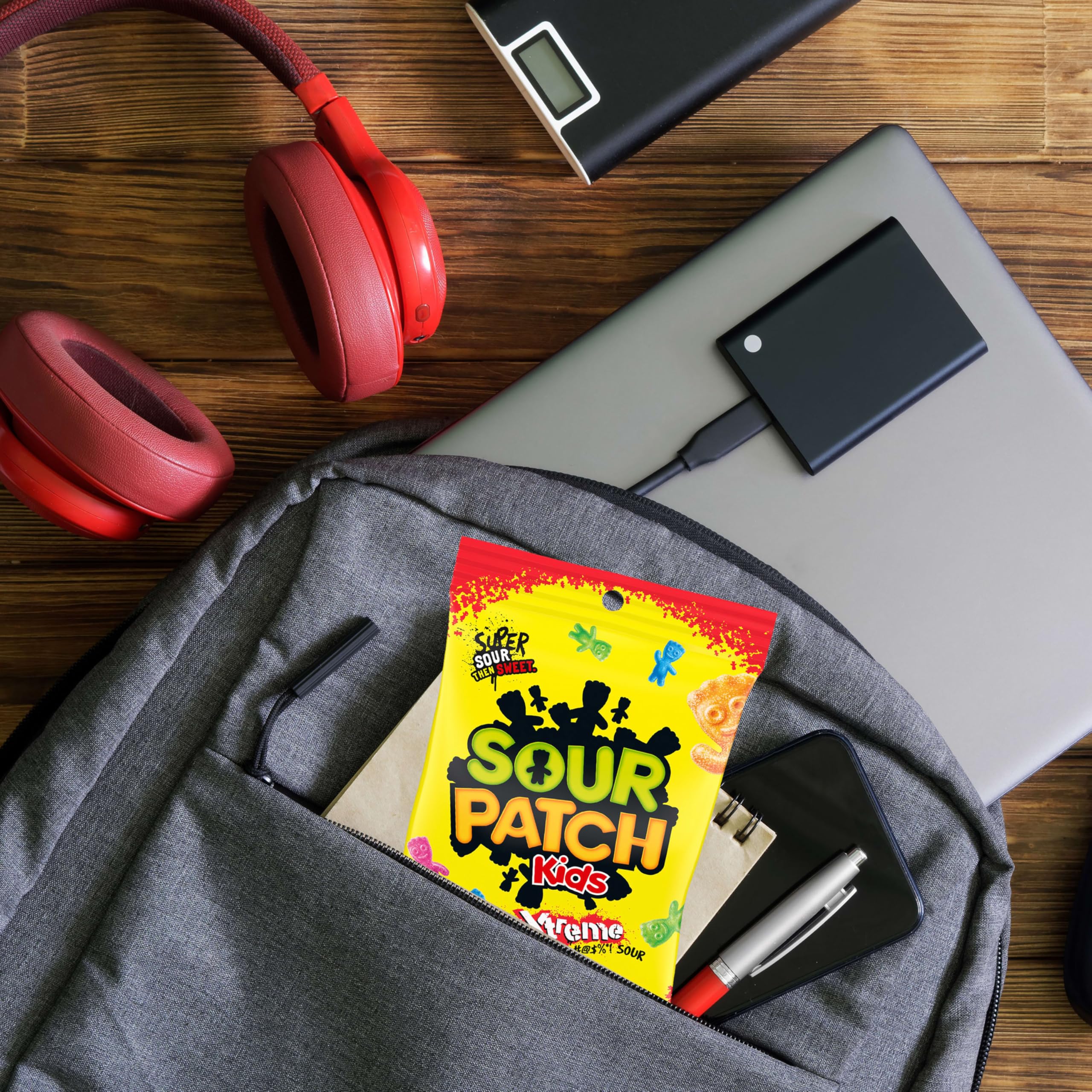 Sour Patch Kids bolsa dentro de mochila, fácil de llevar y porcionar