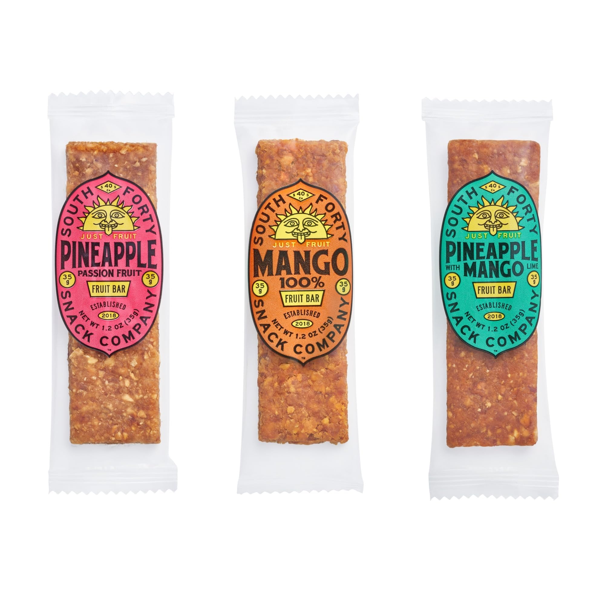South 40 Snacks barra sostenida en mano para comparar tamaño y porción