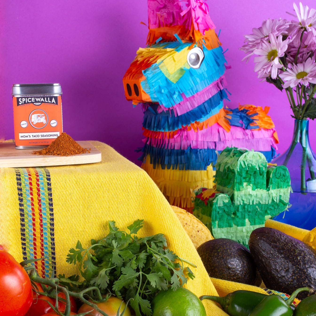 SPICEWALLA mesa familiar con tacos, ambiente que sugiere comidas rápidas y sabrosas